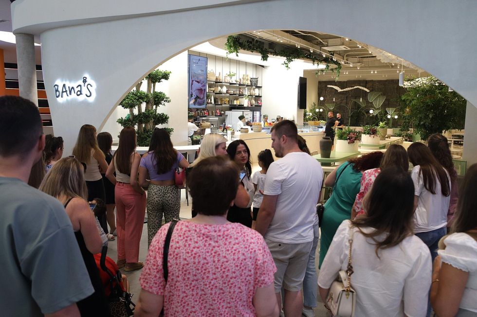 hapja e lokalit te Arbana Osmanit BANA S foto Ridvan Slivova 15 scaled