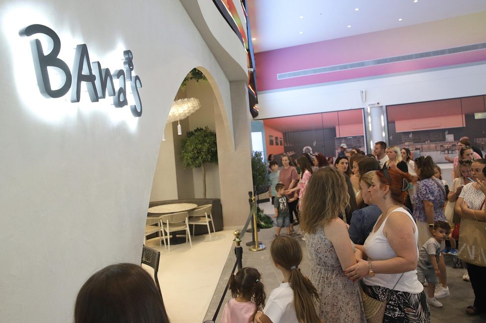 hapja e lokalit te Arbana Osmanit BANA S foto Ridvan Slivova 16 scaled