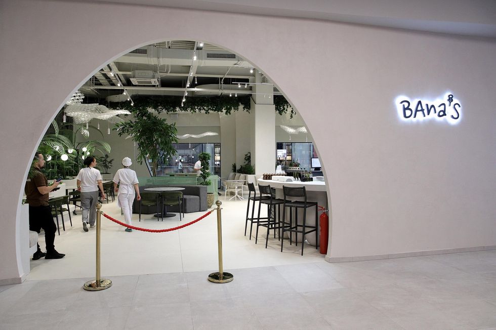 hapja e lokalit te Arbana Osmanit BANA S foto Ridvan Slivova 17 scaled