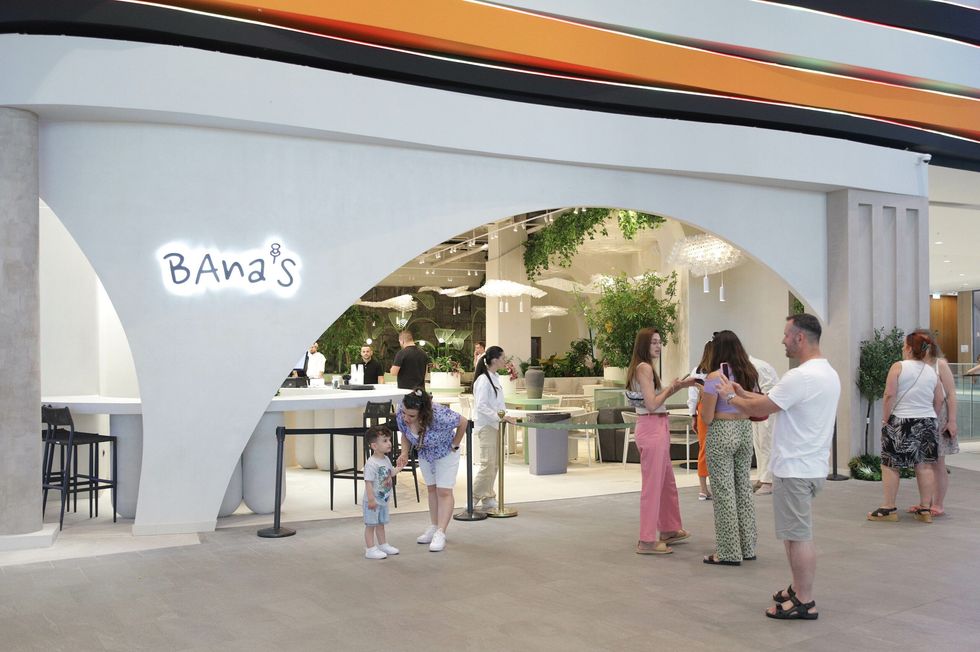 hapja e lokalit te Arbana Osmanit BANA S foto Ridvan Slivova 2 scaled