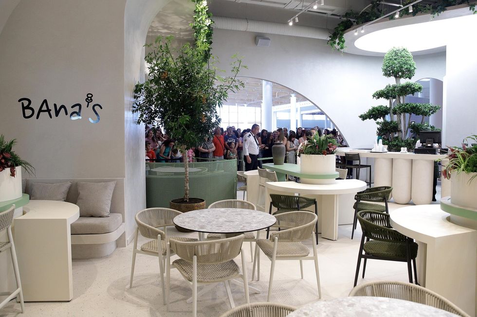 hapja e lokalit te Arbana Osmanit BANA S foto Ridvan Slivova 20 scaled