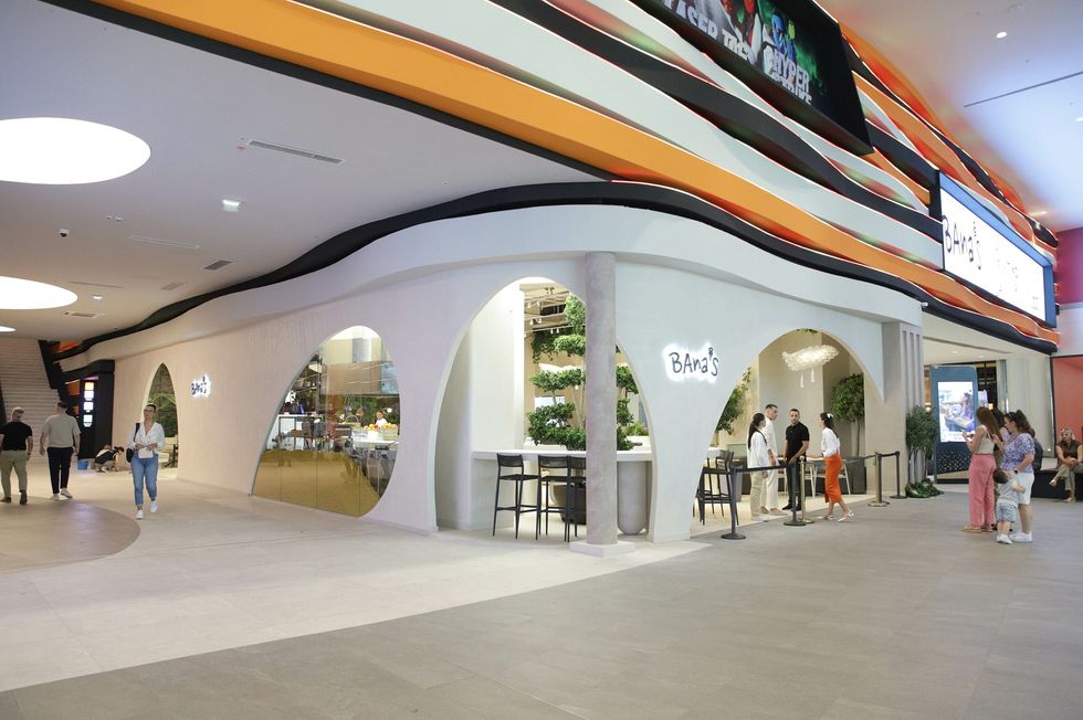 hapja e lokalit te Arbana Osmanit BANA S foto Ridvan Slivova 3 scaled