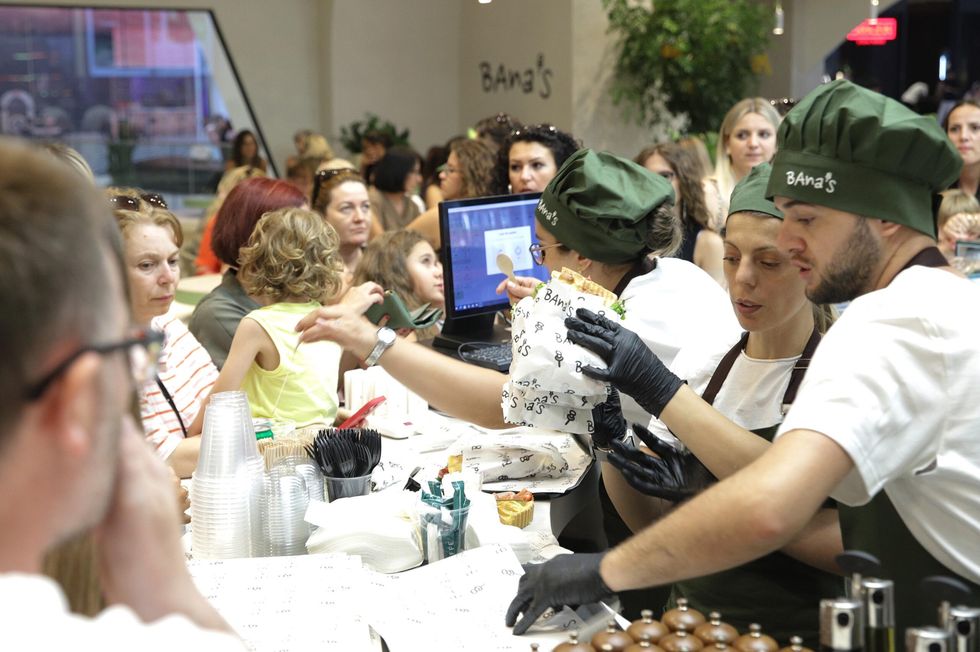 hapja e lokalit te Arbana Osmanit BANA S foto Ridvan Slivova 50 scaled