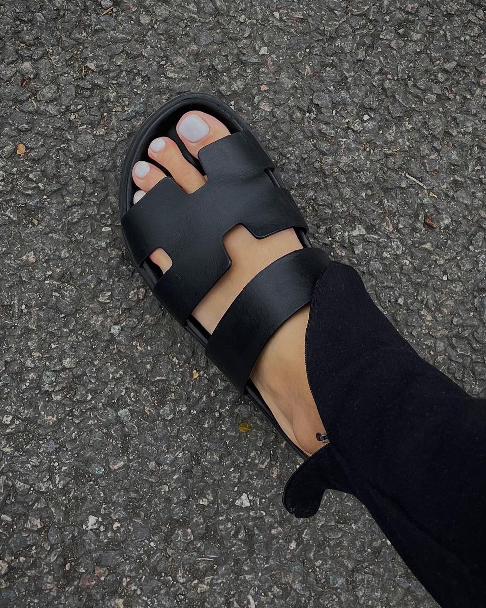 @harrietwestmoreland milky pedicure