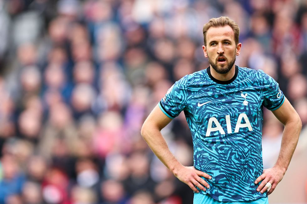 Harry Kane do të ketë një vit të mbetur në kontratën e tij me Tottenham në fund të sezonit dhe gjigantët evropianë po qarkullojnë.