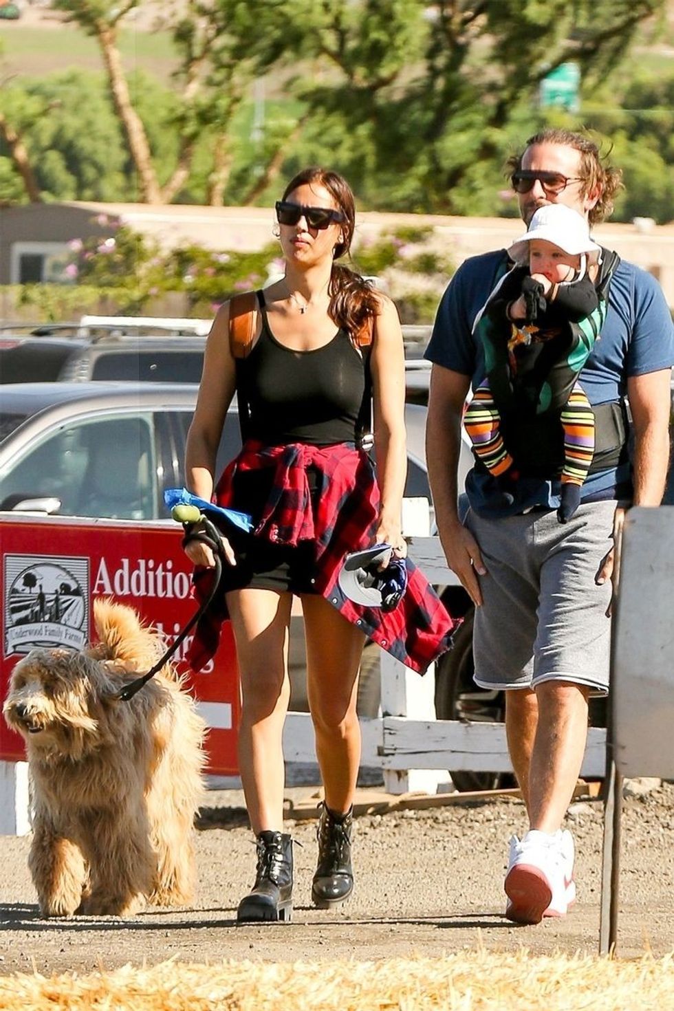 hbz irina bradley baby embed backgrid 1508460757