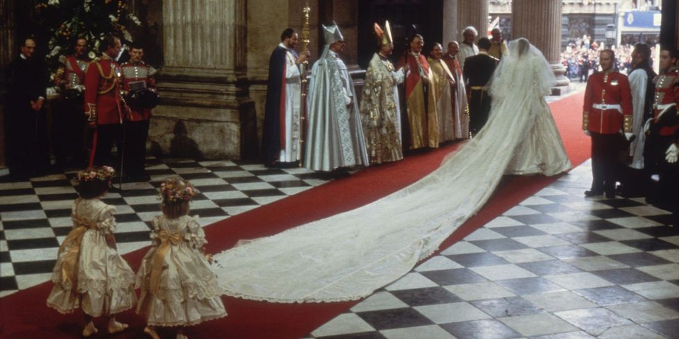 hbz princess diana wedding gettyimages 3239305 1605126655 scaled
