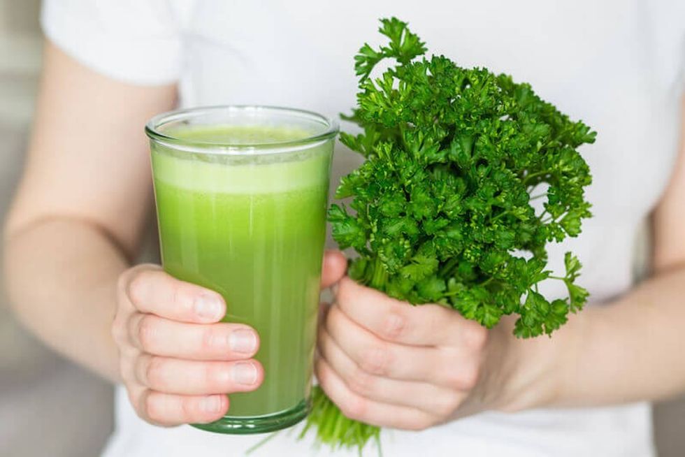 health benefits of drinking parsley juice