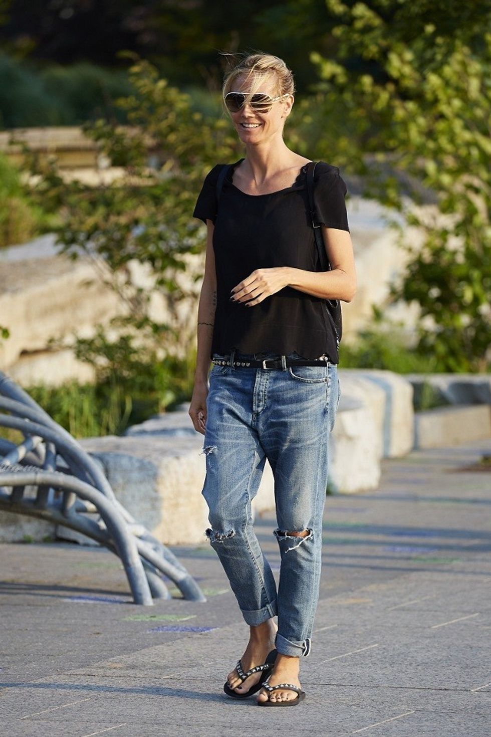 Heidi Klum spotted wearing ripped denim jeans and flip flops while enjoying a family day in the Tribeca neighborhood of NYC. Pictured: Heidi Klum Ref: SPL1050011 090615 Picture by: J. Webber / Splash News Splash News and Pictures Los Angeles: 310-821-2666 New York: 212-619-2666 London: 870-934-2666 photodesk@splashnews.com