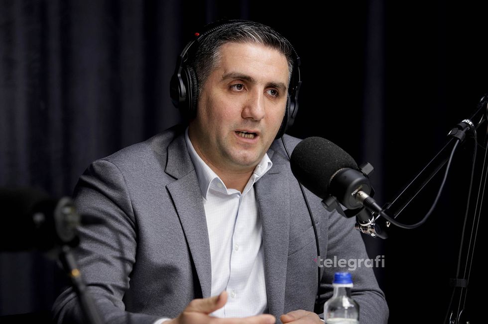 Hekuran Doli ekspert i sigurise kibernetike podcast interviste foto Ridvan Slivova 10