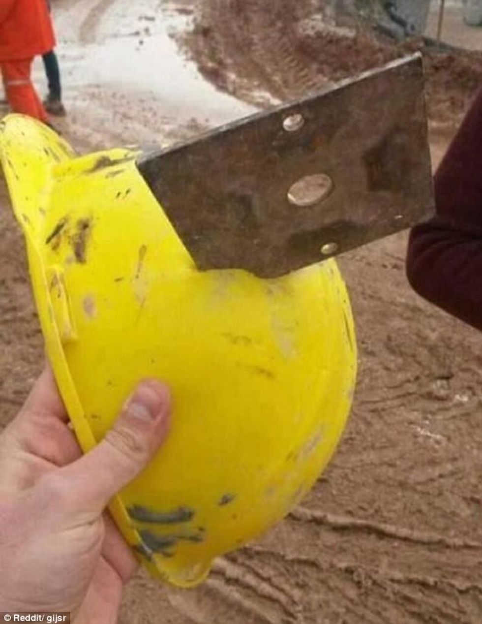 Helmetat shpëtojnë jetë dhe këto raste e tregojnë më së miri foto 5