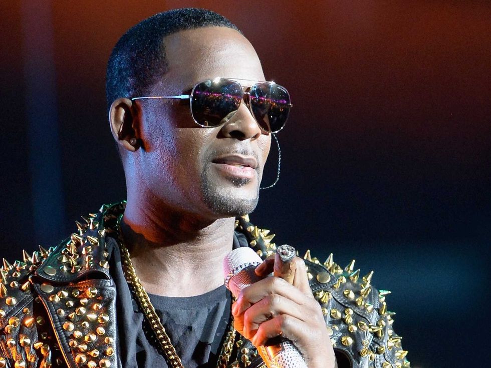 here are the stomach churning sex crime allegations against r kelly that people have forgotten