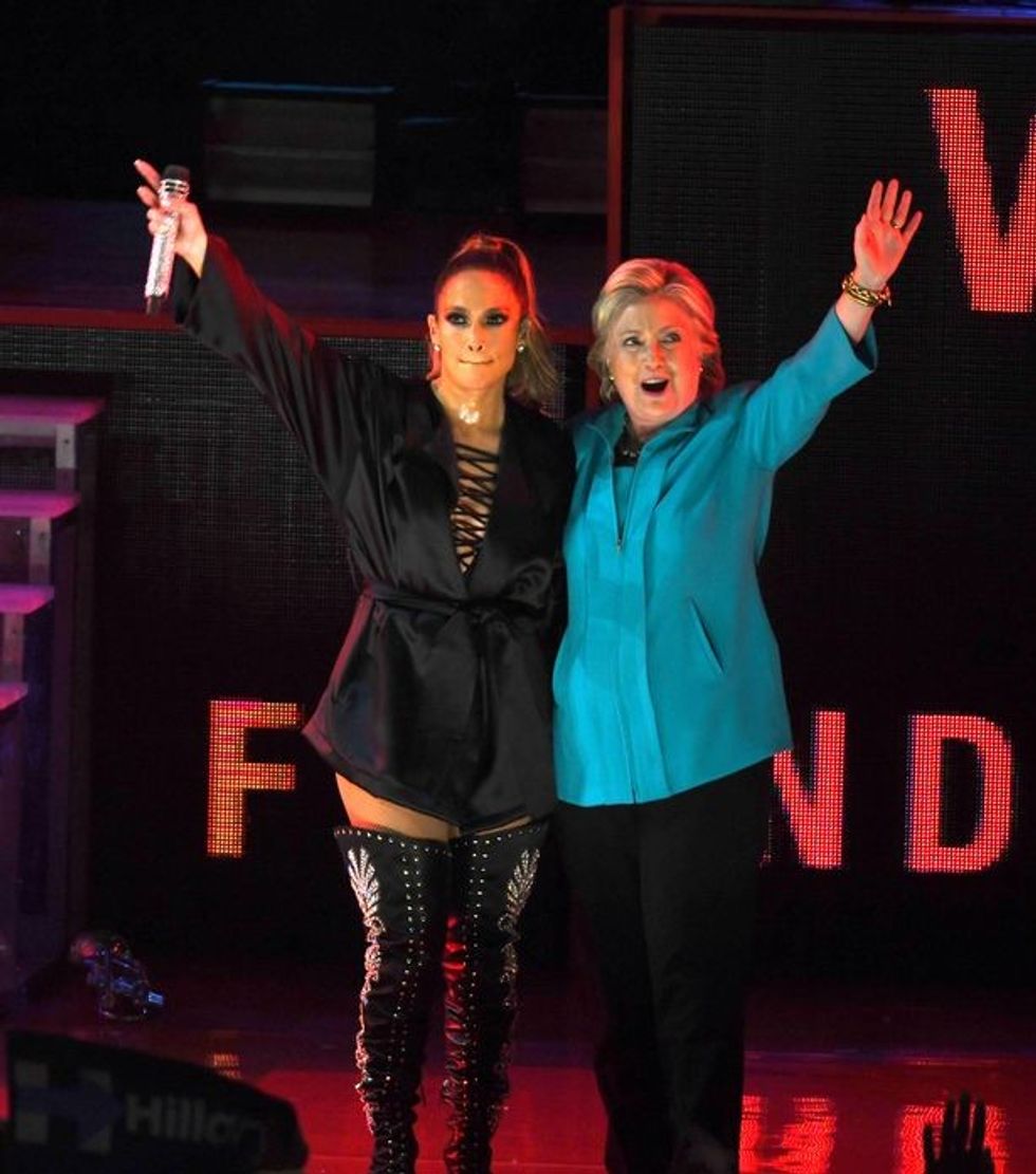 Hillary Clinton ka pas vetes shumë yje.