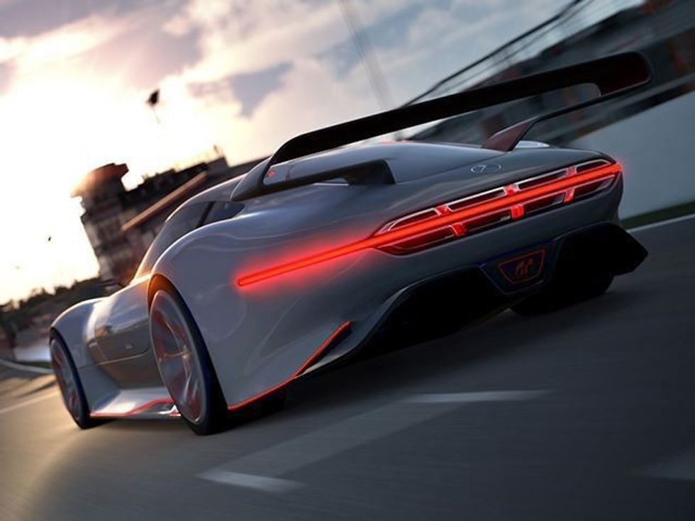 hipermakina-e-re-nga-mercedes-po-shitet-me-shpejtesi-ende-pa-e-pare-askush-foto-4