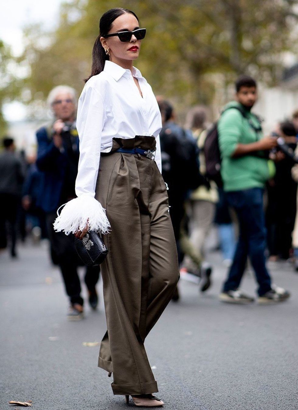 holding 0003 3 ooj79jydtmafgynw46n8zn7gha1v307ux9mke6huk8