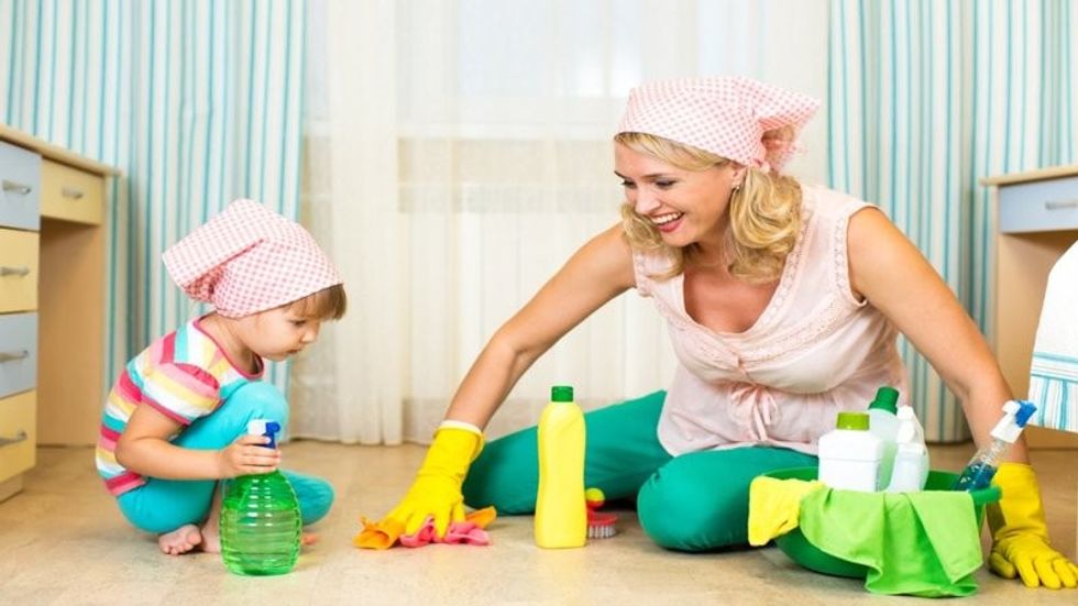 home-house-woman-mother-child-daughter-toddler-cleaning-scrub-spray-rubber-gloves-fun-laugh-play1