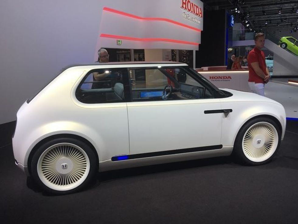 Honda rikthen veturën klasike me investime te medha teknologjike foto 5