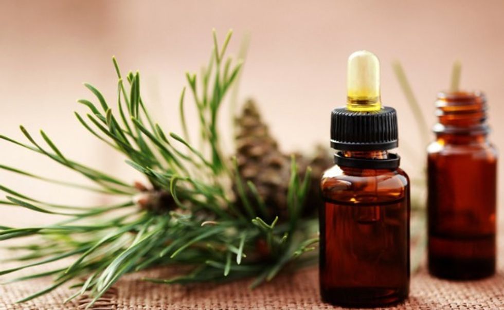 Hot Oil Treatment with Rosemary Essential Oil1