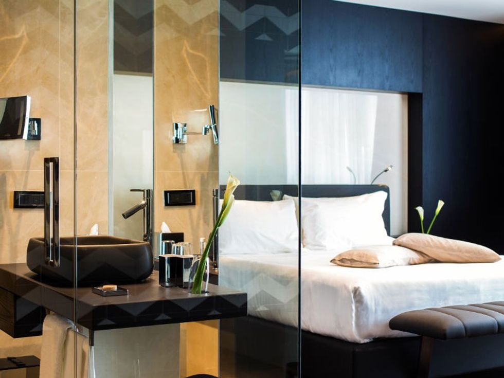 hotel plaza tirana superior room 03