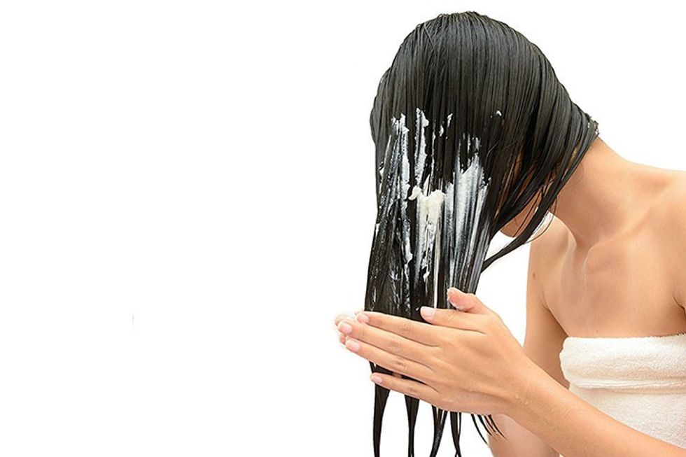 how long does it take for baking soda to lighten hair