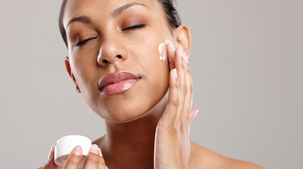 How To Apply Moisturizer On Your Face