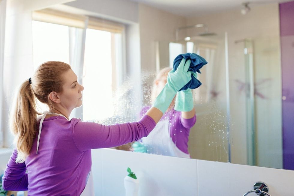 how to clean mirrors streak Free