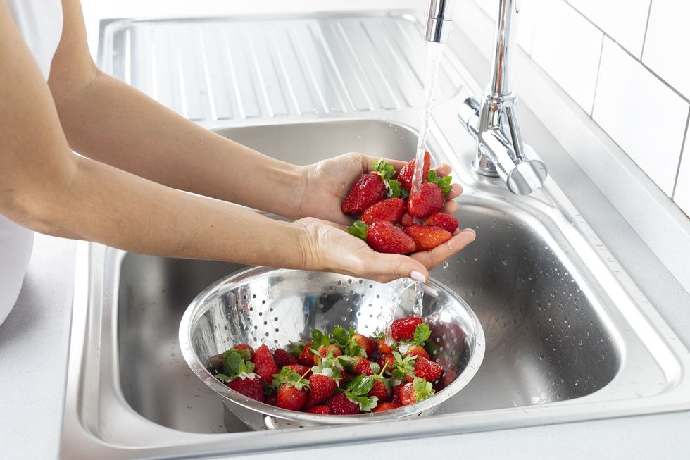 how to clean strawberries4