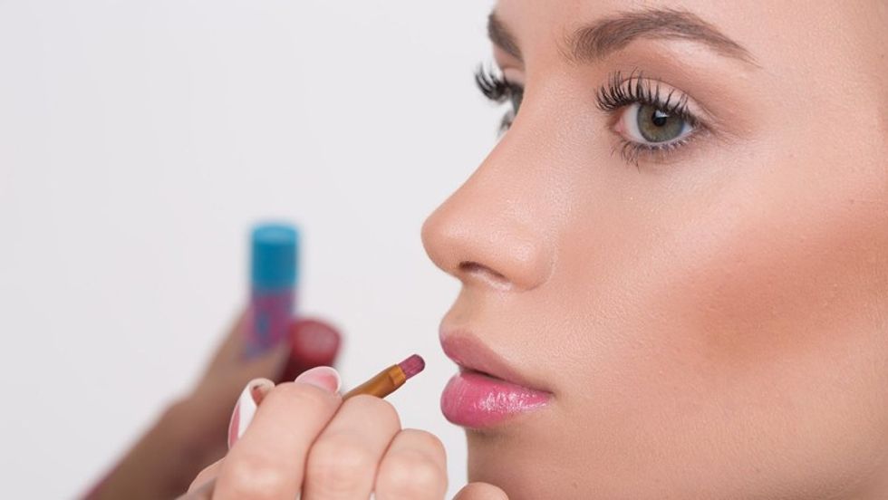 how to make your lips look fuller naturally