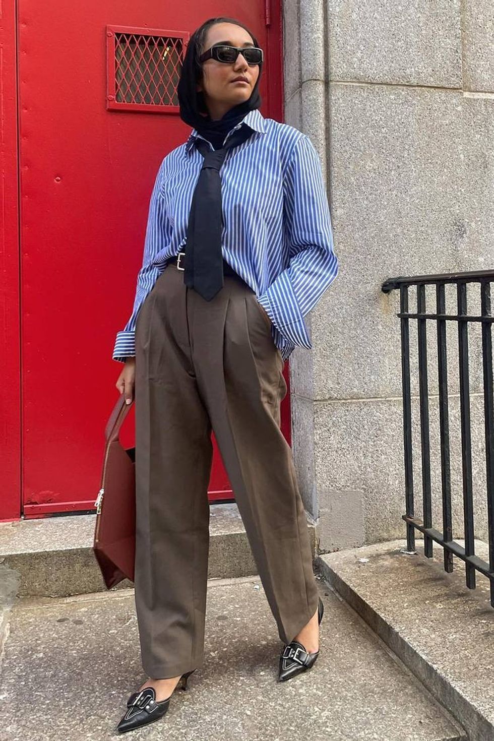 how to wear a tie 303230 1666708817662 main.c