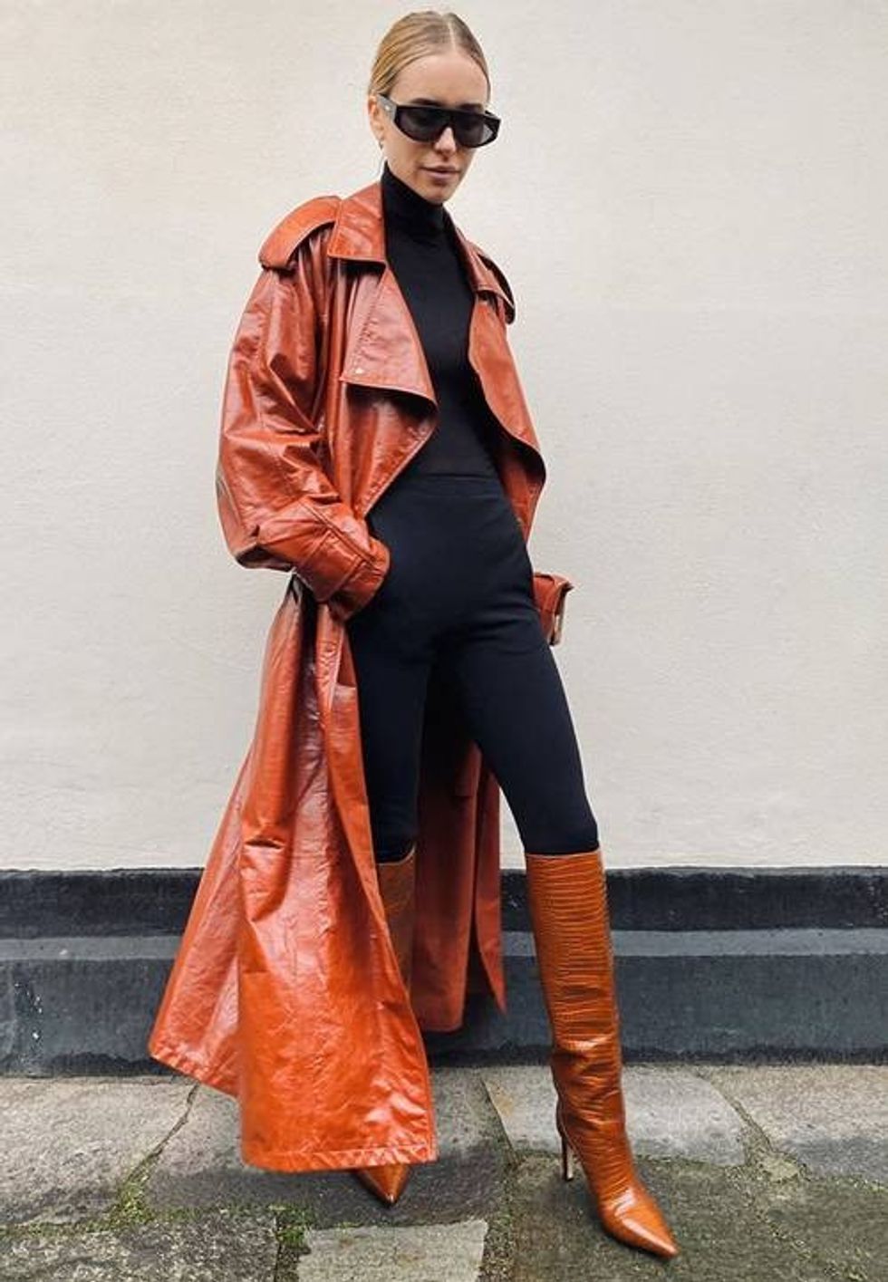 how to wear leggings 2020 284905 1583755908867 image.c