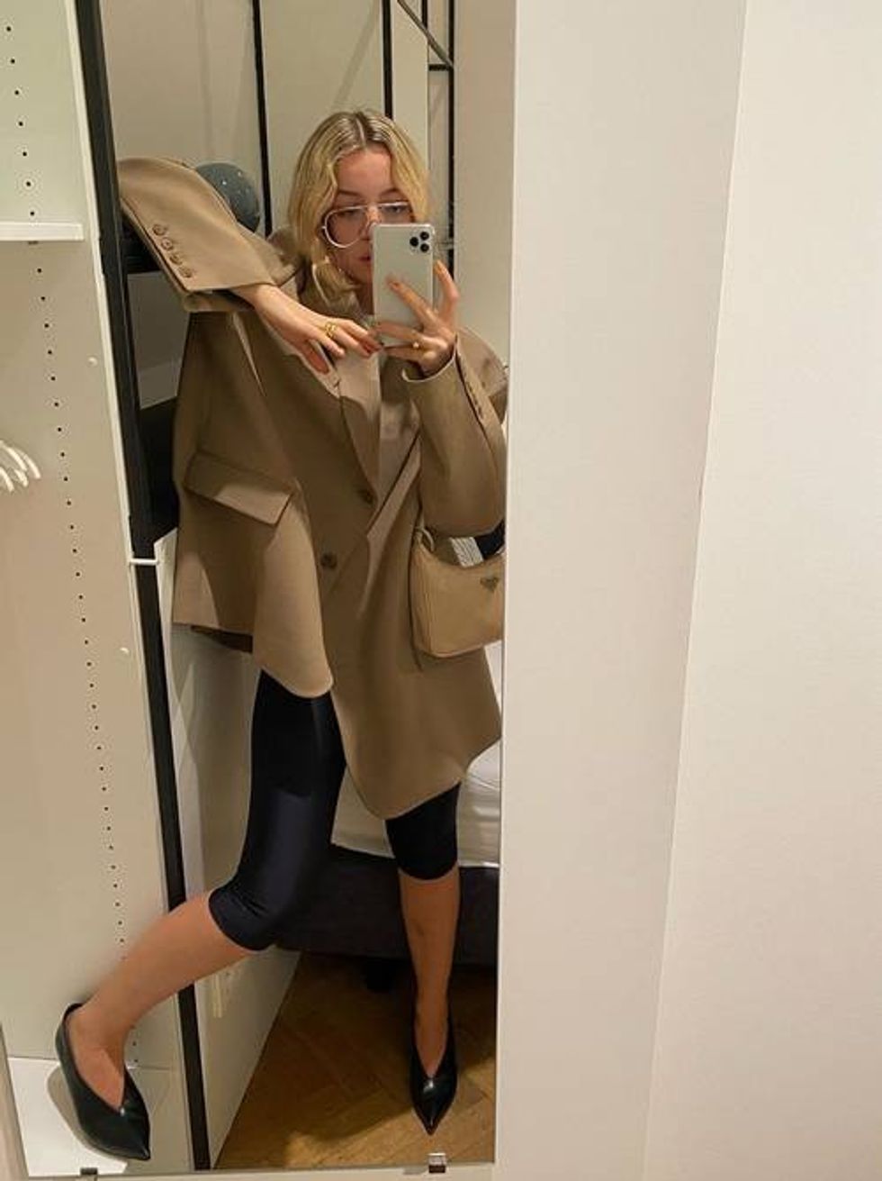 how to wear leggings 2020 284905 1598531264501 image.c