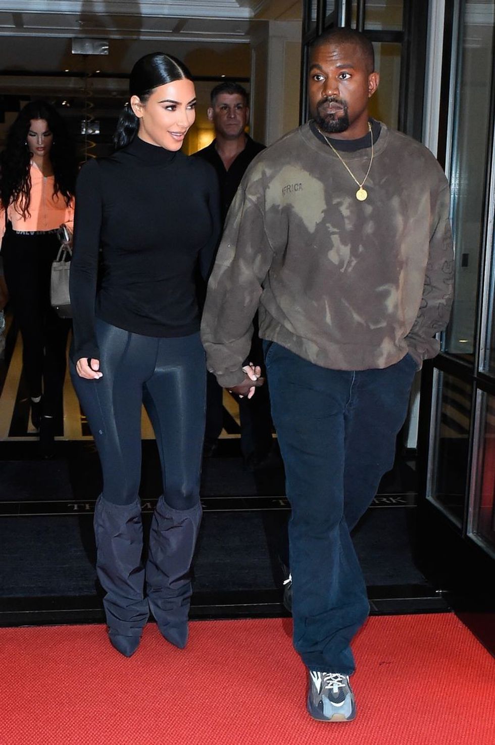 how to wear leggings out 1557842527