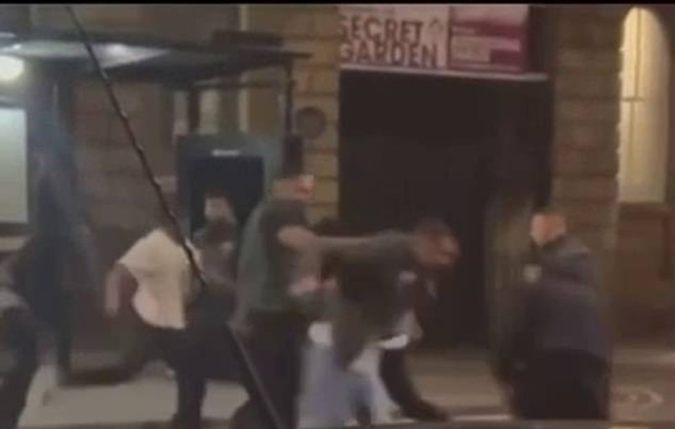 Howe këmbënguli se Lascelles luajti paqebërës në incidentin e muajit të kaluar pasi pamjet video dolën në dritë këtë javë