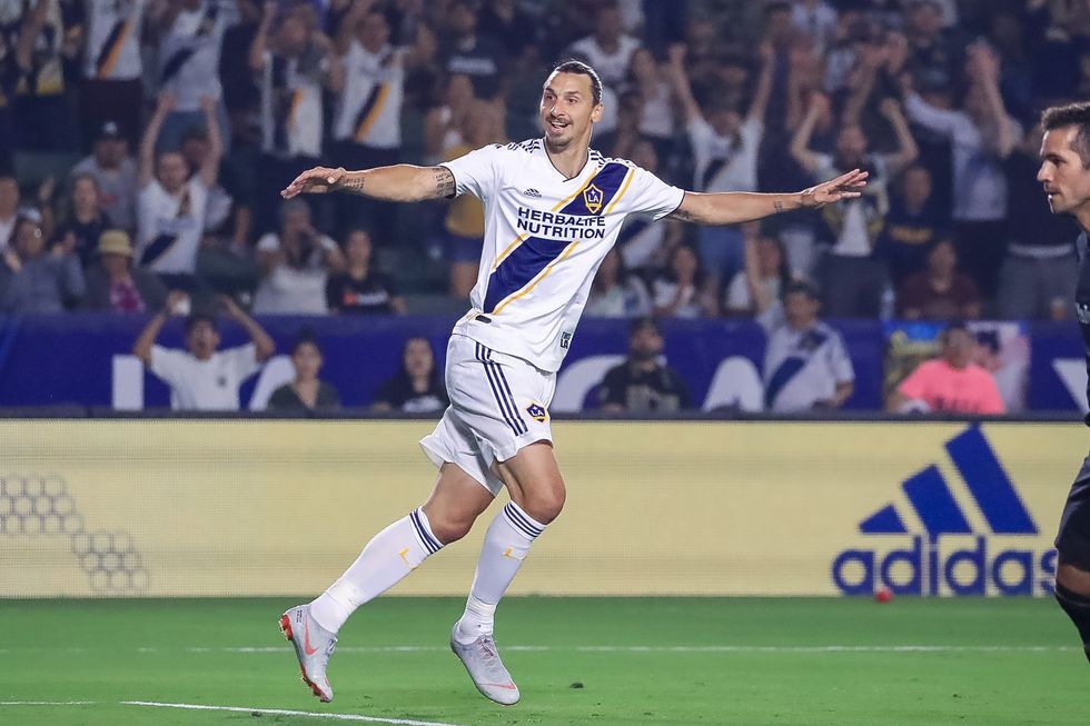 hoyla el galaxy empata en casa ante el lafc en el derbi angelino zlatan ibrahimovic anota y se pone a uno 20180824