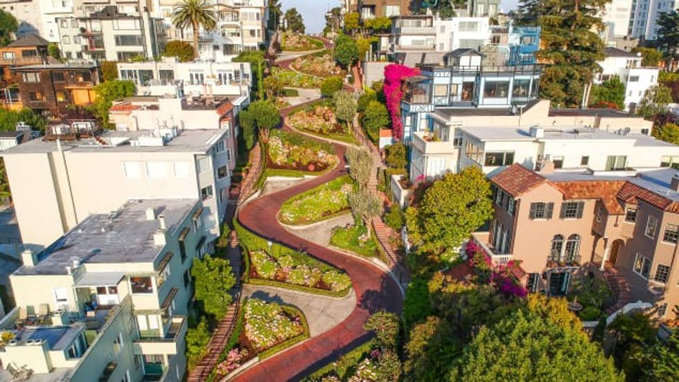 http cdn.cnn .com cnnnext dam assets 191125113754 03 worlds most beautiful streets lombard street