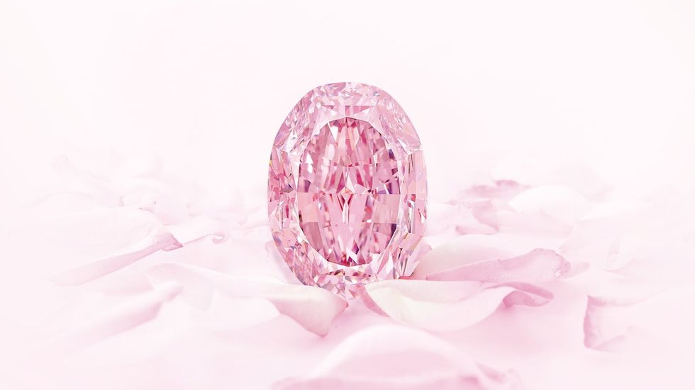 http cdn.cnn .com cnnnext dam assets 201012225244 01 ultra rare purple pink diamond
