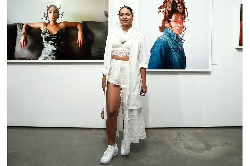 https bae.hypebeast.com files 2019 09 best celebity style new york fashion week spring summer 2020 kendall jenner bella gigi hadid 4