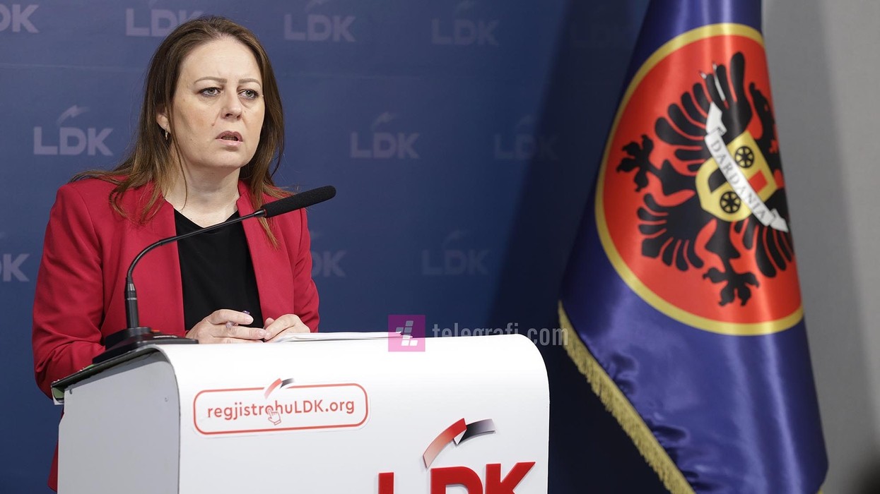 Hykmete Bajrami LDK Konference foto Ridvan Slivova 3 e1674905430681