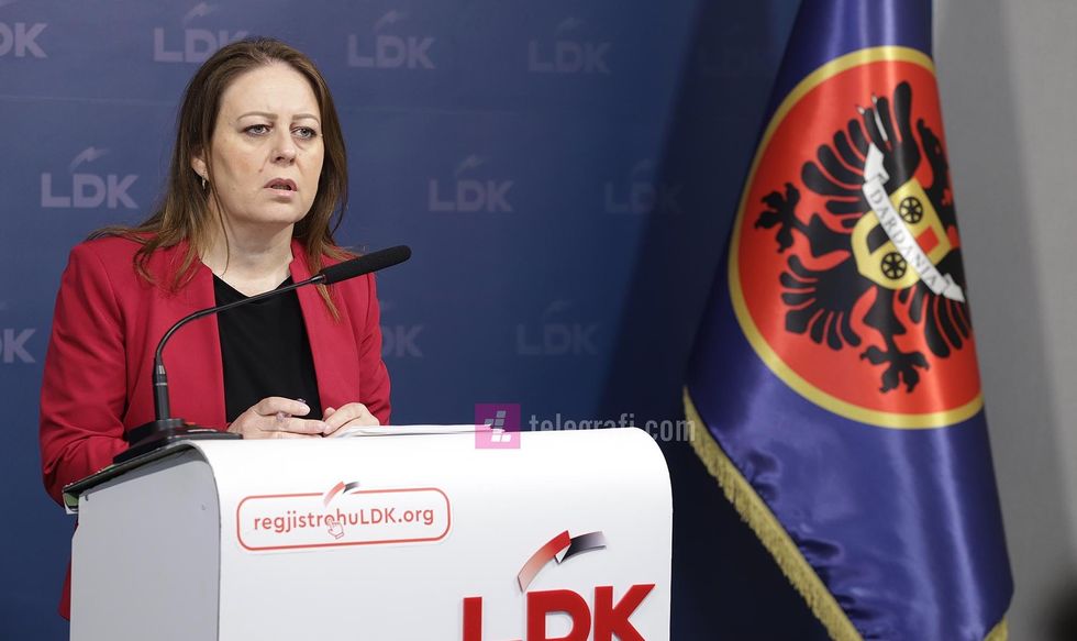 Hykmete Bajrami LDK Konference foto Ridvan Slivova 3 e1674905430681