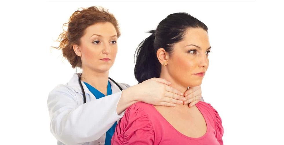 hypo and hyperthyroidism difference and symptoms 4403