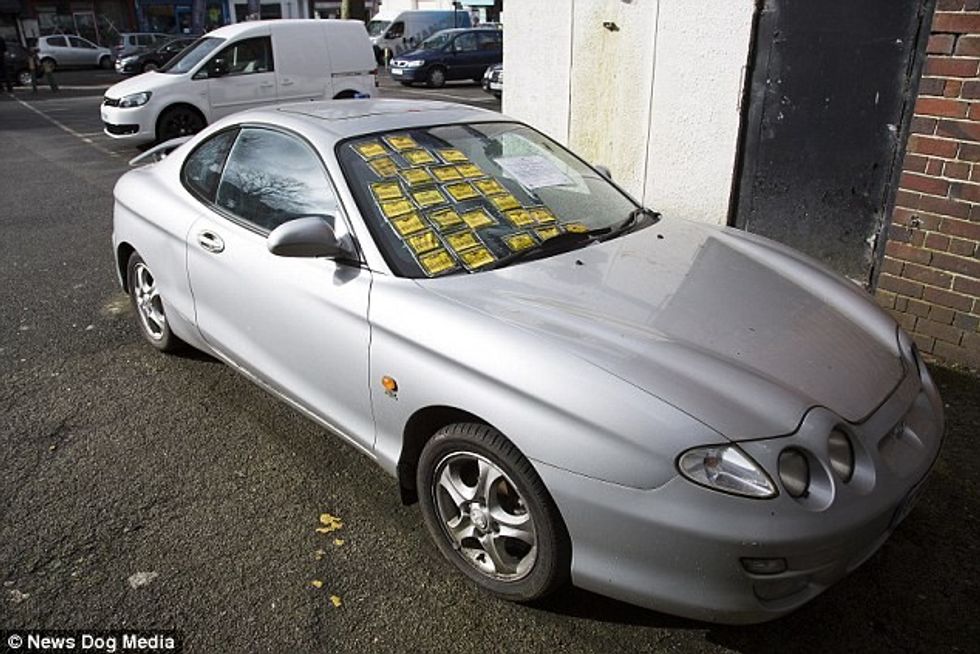 Hyundai i parkuar në vend të palejuar vlera e tiketave kalon ate te vetures foto 2