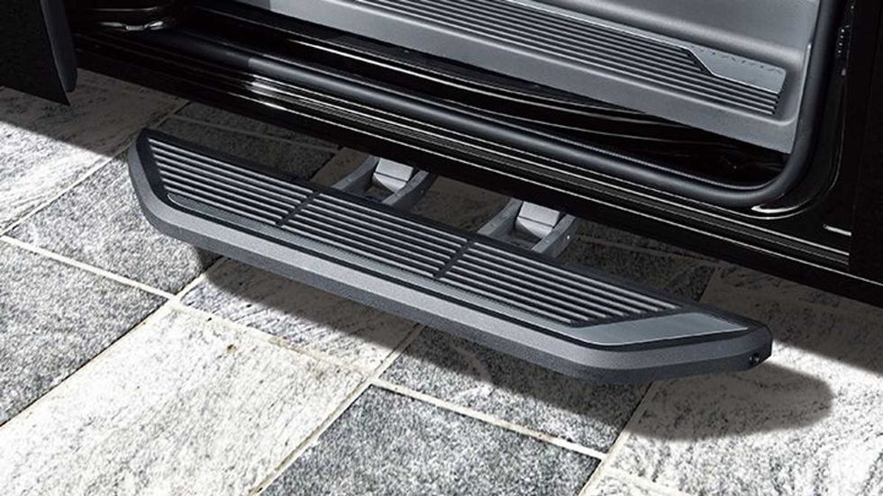 hyundai staria lounge limousine 5