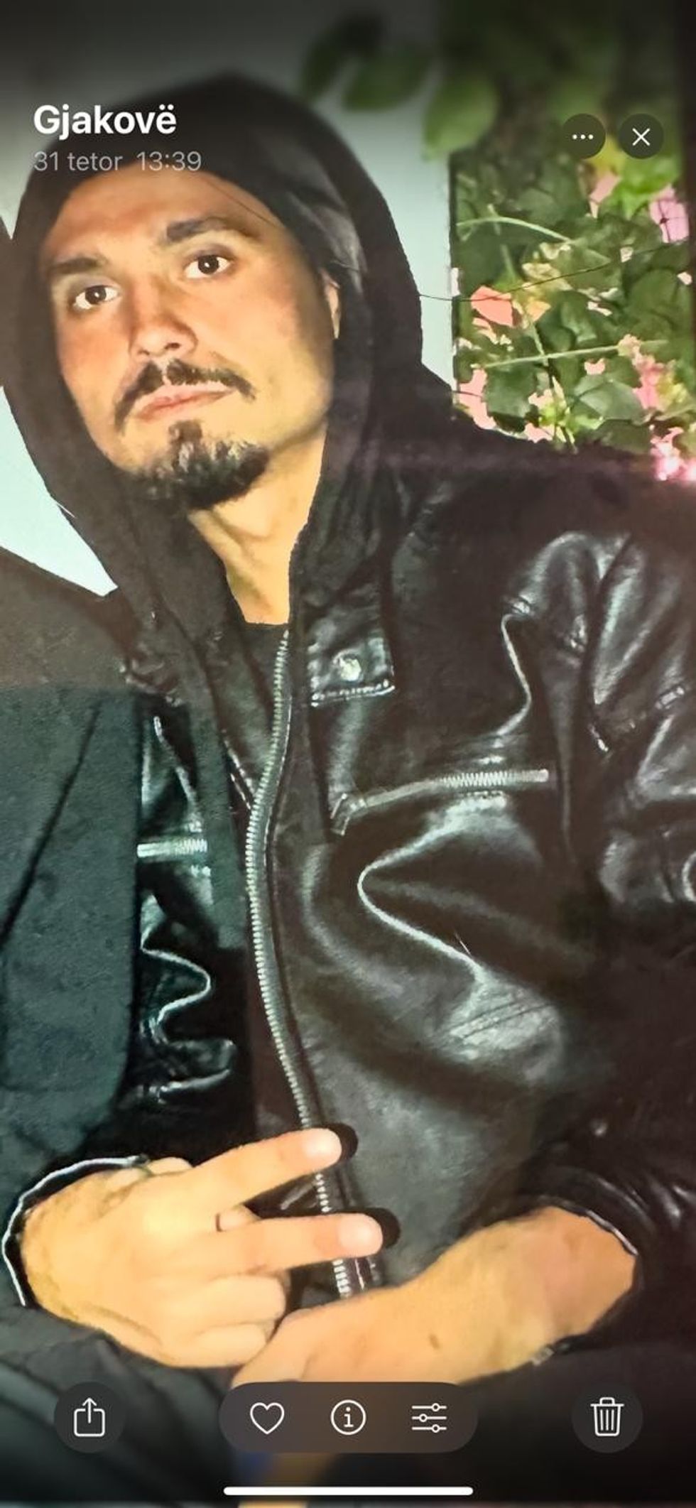 I dyshuari ne kerkim fotografia 1