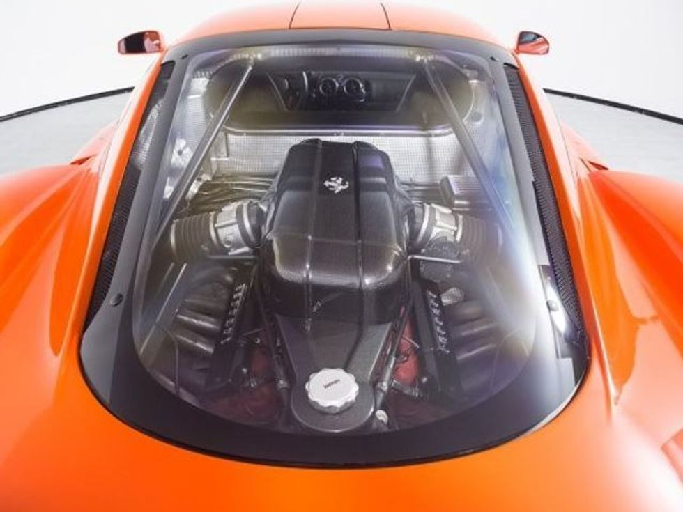 I vetmi model të cilin Ferrari lejoi të lyhet portokalli foto 8