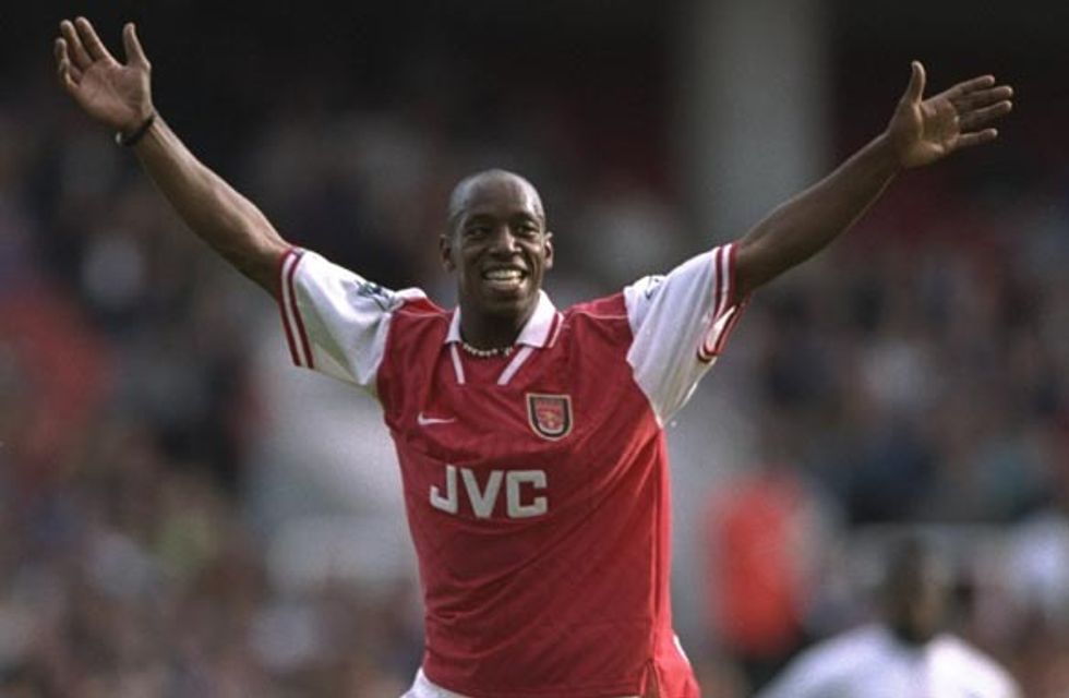 Ian Wright në 221 paraqitje ka shënuar 128 gola përgjatë viteve 1191-1998 te Arsenali