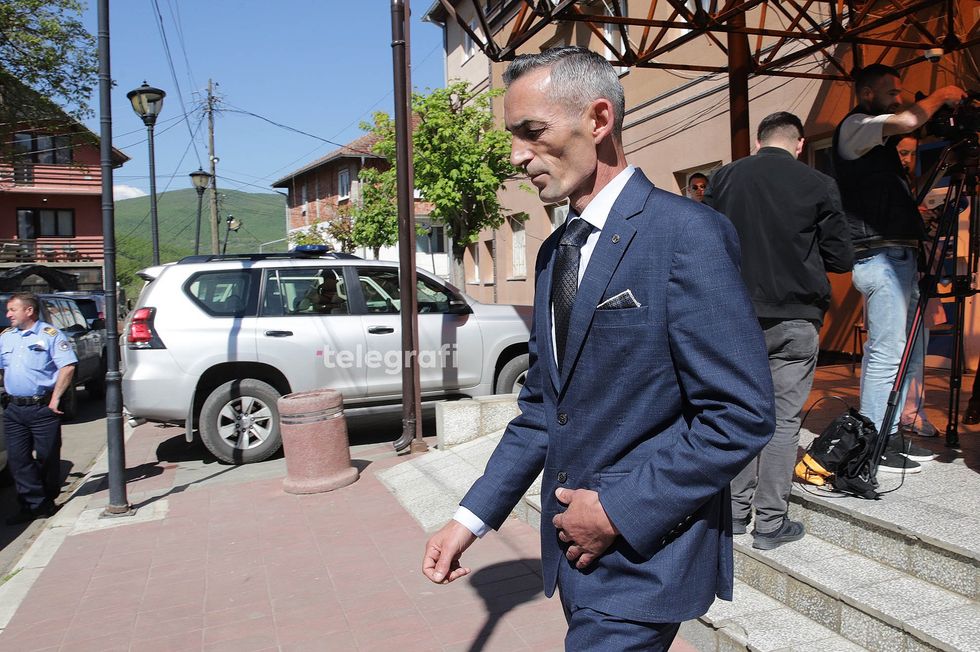 Ilir Peci ne objektin komunal ne Zvecan foto Ridvan Slivova 10