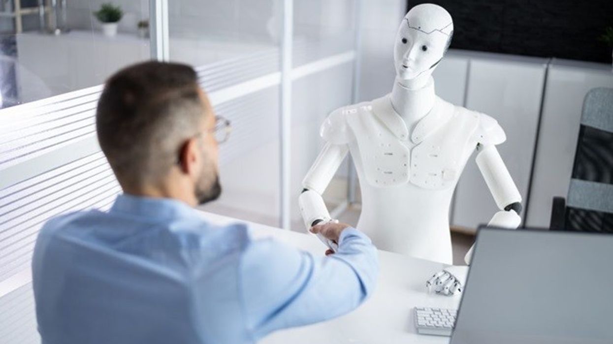 Punë të paqena, roje robotike dhe intervistues të IA-së: Epoka e zymtë e kërkimit të punës
