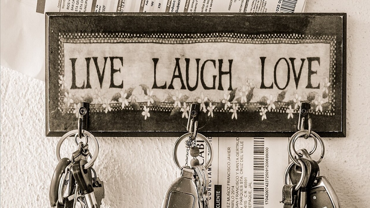 Historia e tiranit që ndaloi të qeshurën