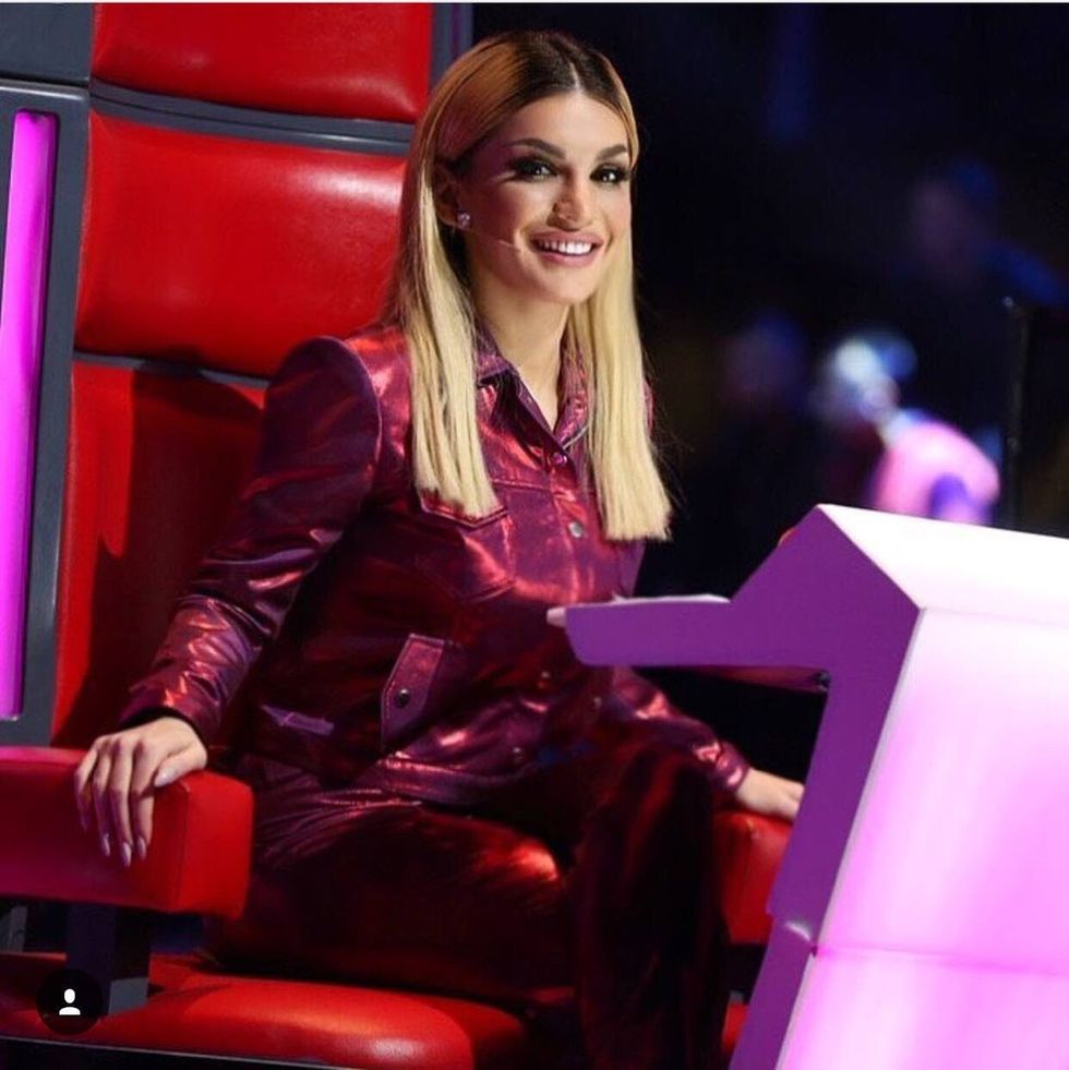 image 0 02 05 f0d89559b70d8687da82928cf7c729587c8e8d2ec638f7d0b0fa7af374ed7253 V