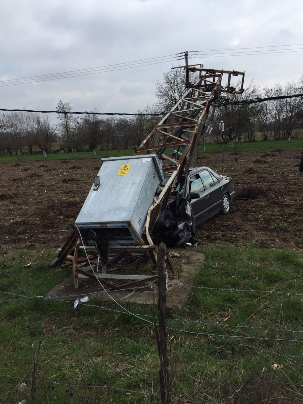 image-99554074cbb18cd3c808bf45a1dd25167171039f0629848f0945b920bb55013a-V